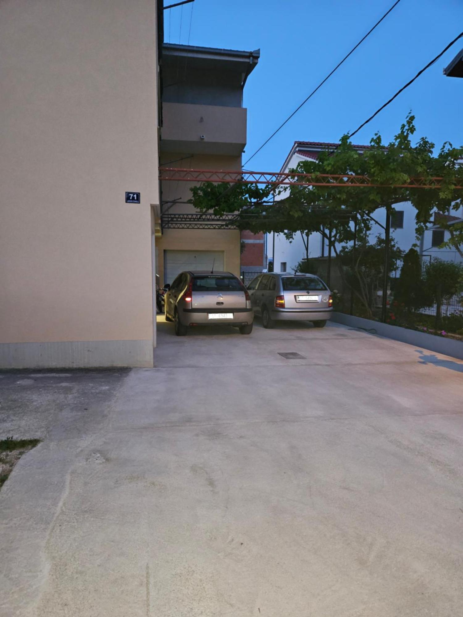 Brand New Modern Apartment Blanca With Jacuzi And Terrace Kastela Exterior photo