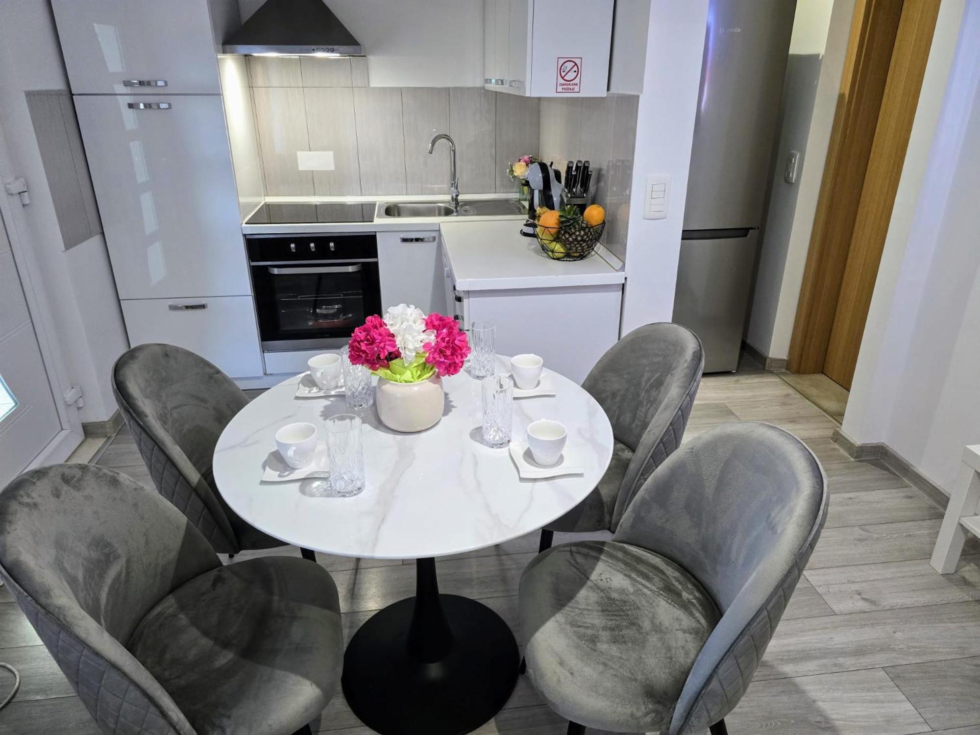 Brand New Modern Apartment Blanca With Jacuzi And Terrace Kastela Exterior photo