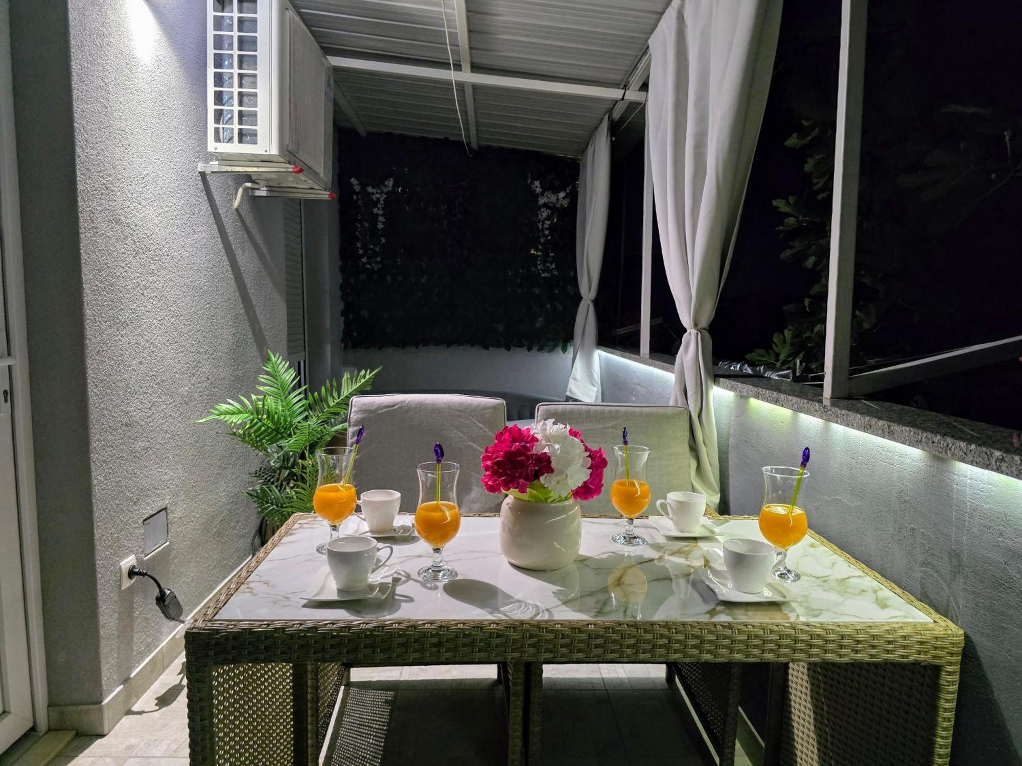 Brand New Modern Apartment Blanca With Jacuzi And Terrace Kastela Exterior photo